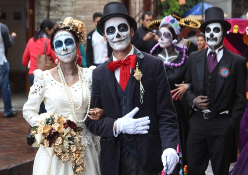 メキシコシティ発 11月1日限定 『メキシコ死者の日』特別企画 聖地ミスキック&世界遺産テオティワカン訪問 メキシコシティ発 11月1日限定 『メキシコ死者の日』特別企画 聖地ミスキック&世界遺産テオティワカン訪問