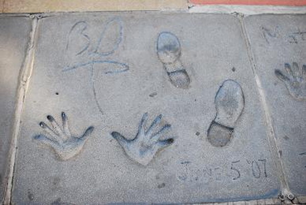 チャイニーズシアターのハリウッドスターの手形・足形