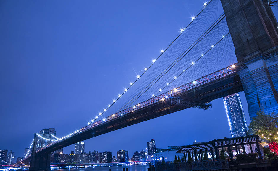 ブルックリンブリッジとマンハッタンの両方の夜景を満喫