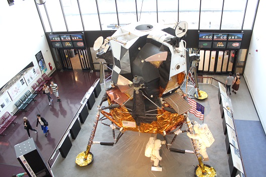 「スミソニアン航空宇宙博物館」航空機空気、宇宙船に関する世界最大のコレクションを誇ります。※2019/10月以降は自然史博物館へ変更