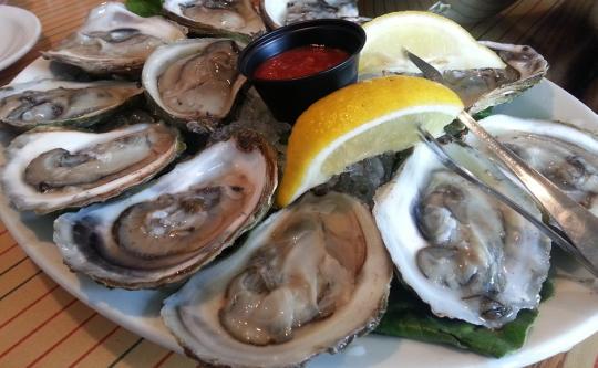 P.E.I.の美味しいもの食べ歩き♪ (6月中旬~9月:日・月曜日は除く) P.E.I.の美味しいもの食べ歩き♪ (6月中旬~9月:日・月曜日は除く)