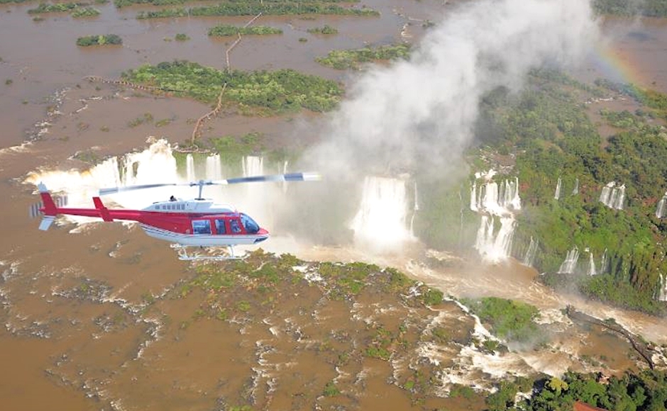 イグアスの滝ブラジル側を満喫！ヘリコプター遊覧飛行付き ＜ホテル発→ホテル着プラン＞