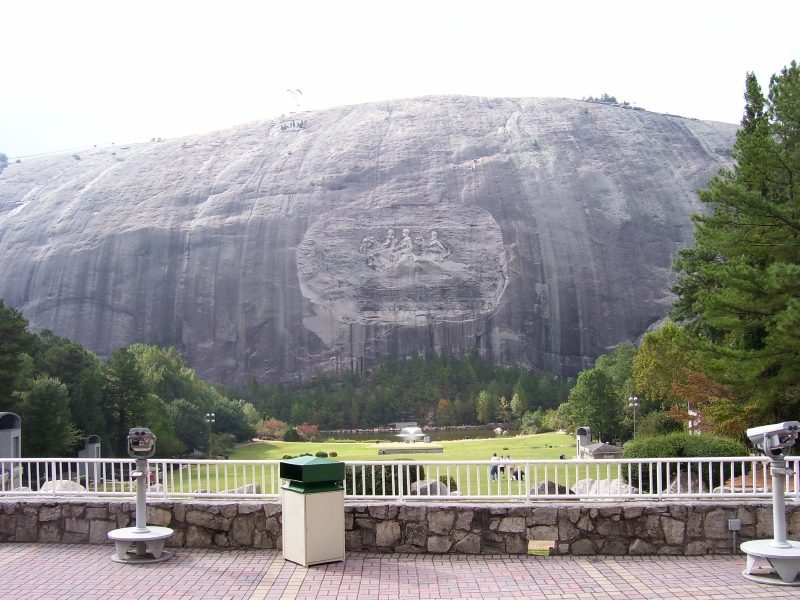 ストーンマウンテン公園は世界最大の花崗岩